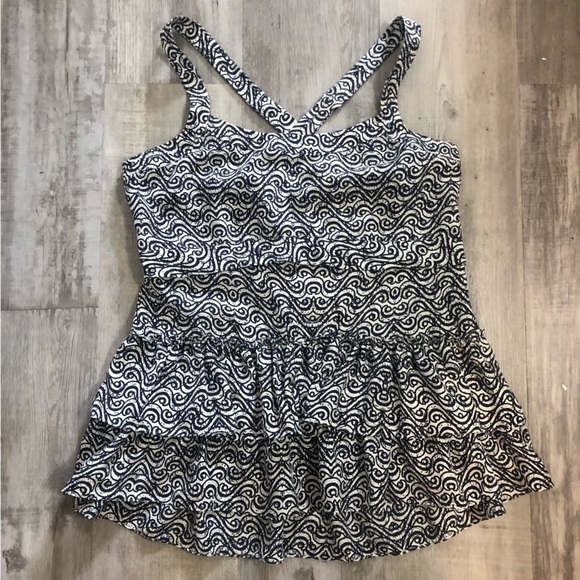 NWT Banana Republic 100% silk top size medium - Picture 3 of 13